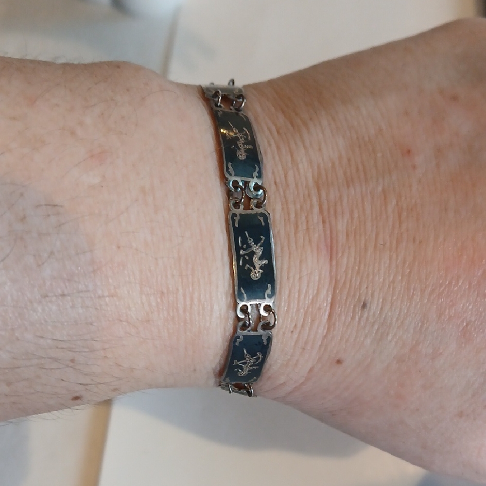 🖤 Vintage Thai Silver Bracelet • Black Enamel